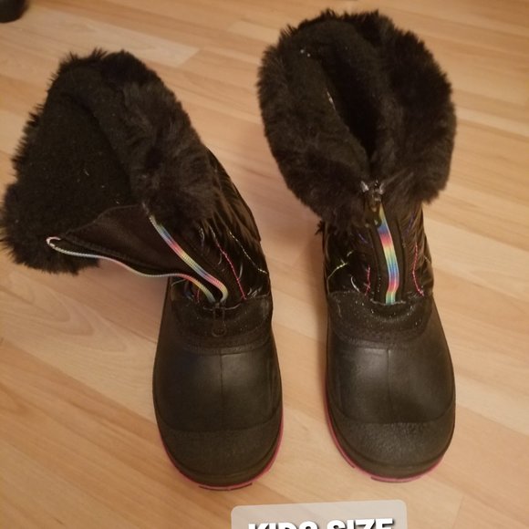 GIRLS BOOTS - Picture 2 of 2